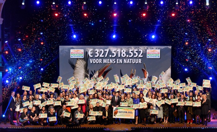 All the lucky winners at the Annual Charity Gala of the Dutch Postcode Lottery in Amsterdam, 26 January 2016, together with George Clooney.