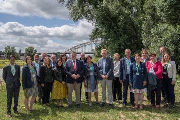 Co-led by Rewilding Europe, the excursion to the Stadswaard in Nijmegen included representatives of the cities of Lisbon, Ghent, Lathi, Gabrovo, Horst aan de Maas, Sofia and Mechelen, as well as the Mayor of Nijmegen Hubert Bruls, city council member Harriët Tiemens and the mayors of Oslo and Essen. 