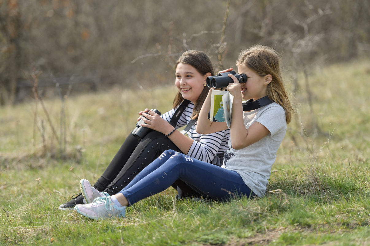 On International Bird Day, Romanian schoolchildren were thrilled to identify birds using Romanian Ornithological Society binoculars.