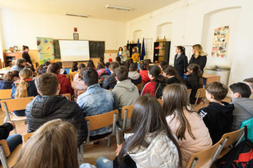 Two biologists from the Romanian Ornithological Society captured the hearts and minds of TANZ club students with their presentation on bird migration.