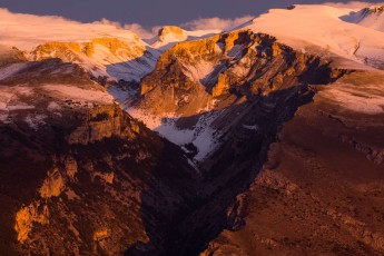 Sunrise light on Taranta valley in eastern Majella