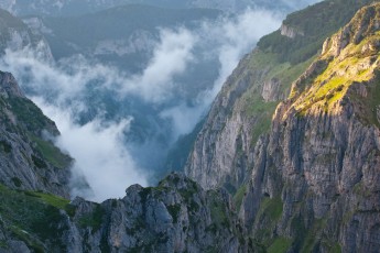 Afternoon light on "Inferno" gorge in eastern Majella