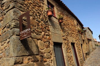 Casa de Cisterna B&B near the Faia Brava reserve, Portugal