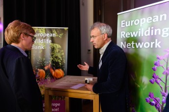 Hans Teengs Gerritsen from the Municipality of Amsterdam (left) talking with Wouter Helmer, Head of Rewilding about the European Rewilding Network.
