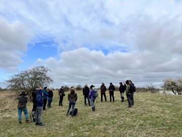 Participants of the natural grazing training visit the Millingerwaard