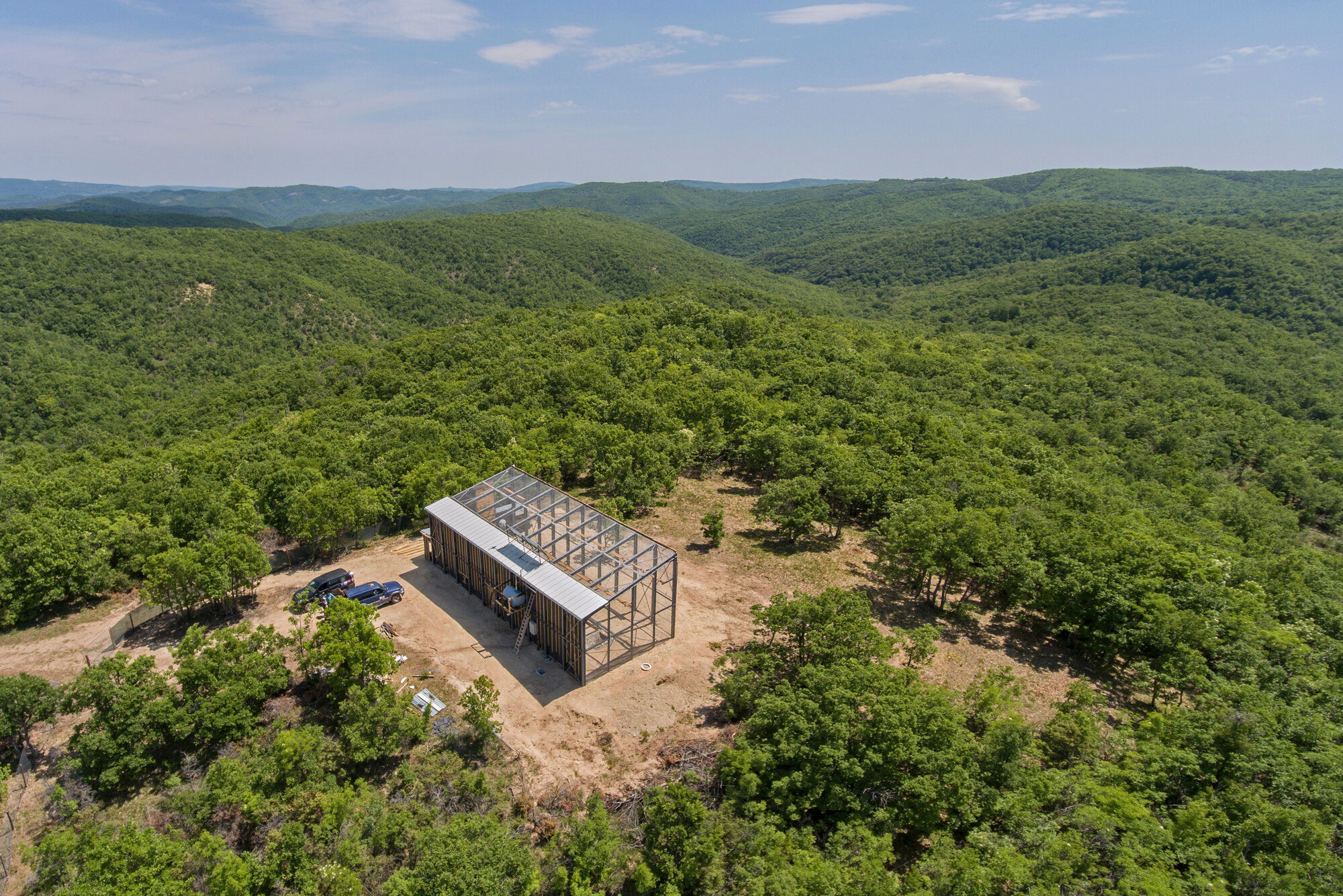 The cinereous vulture recovery programme in the Rhodope Mountains is being carried out by the Bulgarian Society for the Protection of Birds (BSPB), in cooperation with the Rewilding Rhodopes team, and is being funded by Rewilding Europe. The birds were provided by the Spanish NGO GREFA (Grupo de Rehabilitación de la Fauna Autóctona).